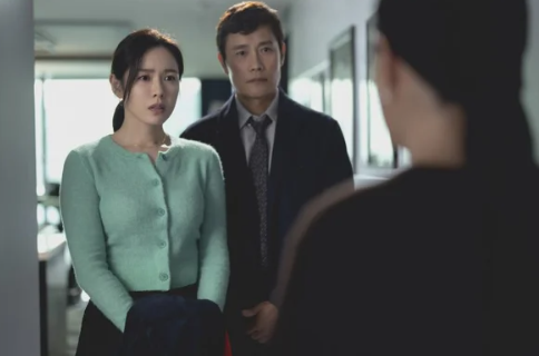영화 어쩔 수가 없다 원작 결말, 자본주의 아이러니가 만든 비극 2
