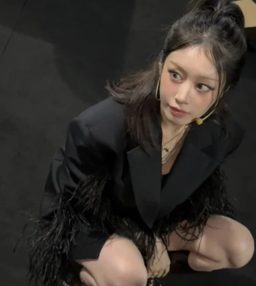 티아라 지연 블랙 시크룩