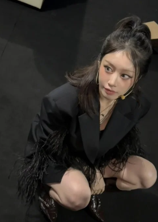 티아라 지연 블랙 시크룩