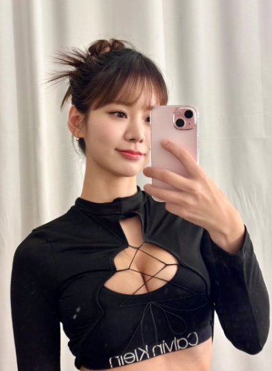 맹승지 11월 바디수트 화보 4