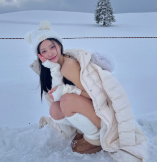 채솔이 완성한 겨울 감성 화보 3