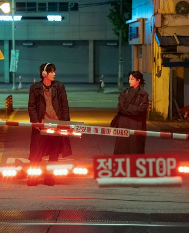 모두가 자신의 무가치함과 싸우고 있다 줄거리 4