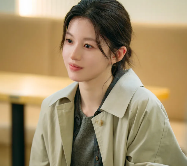 모두가 자신의 무가치함과 싸우고 있다 줄거리