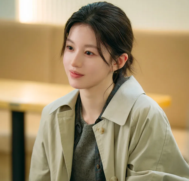 모두가 자신의 무가치함과 싸우고 있다 줄거리